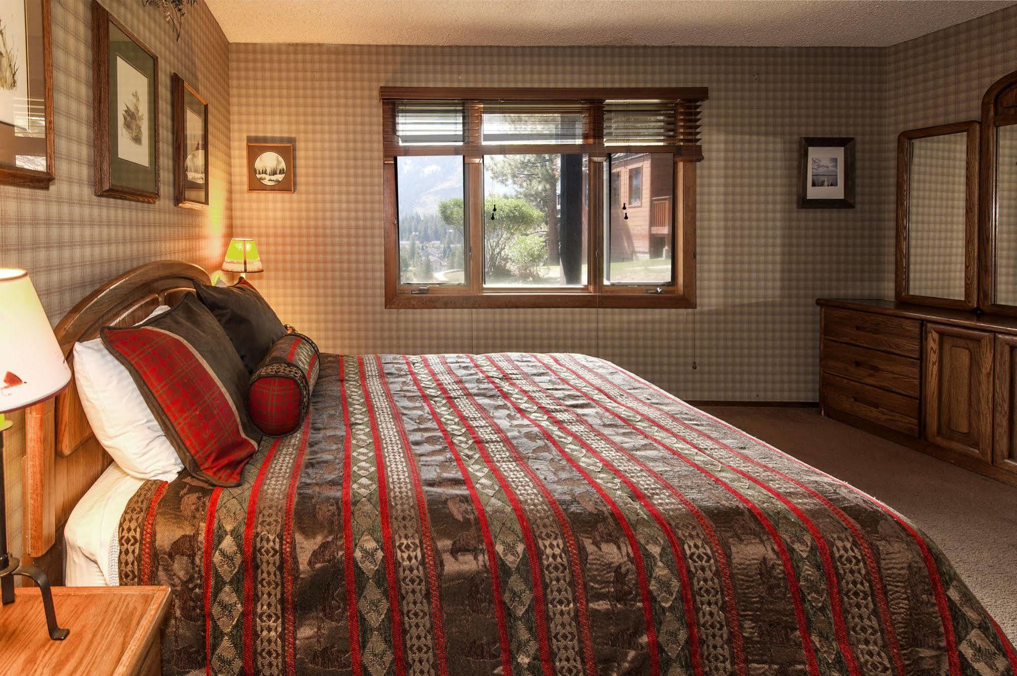 Meadow Ridge Condos By Mammoth Slopes Lodging 맘모스 레이크스 외부 사진